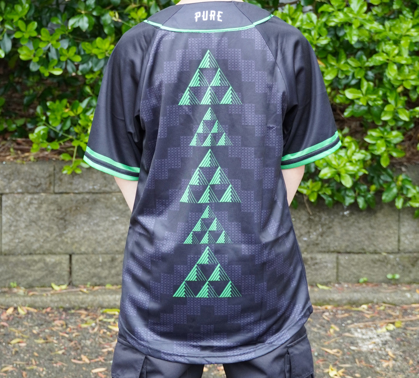 Maniapoto Baseball V-Neck Tee